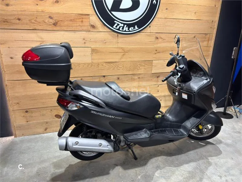 Suzuki Burgman 200 – Vista 10