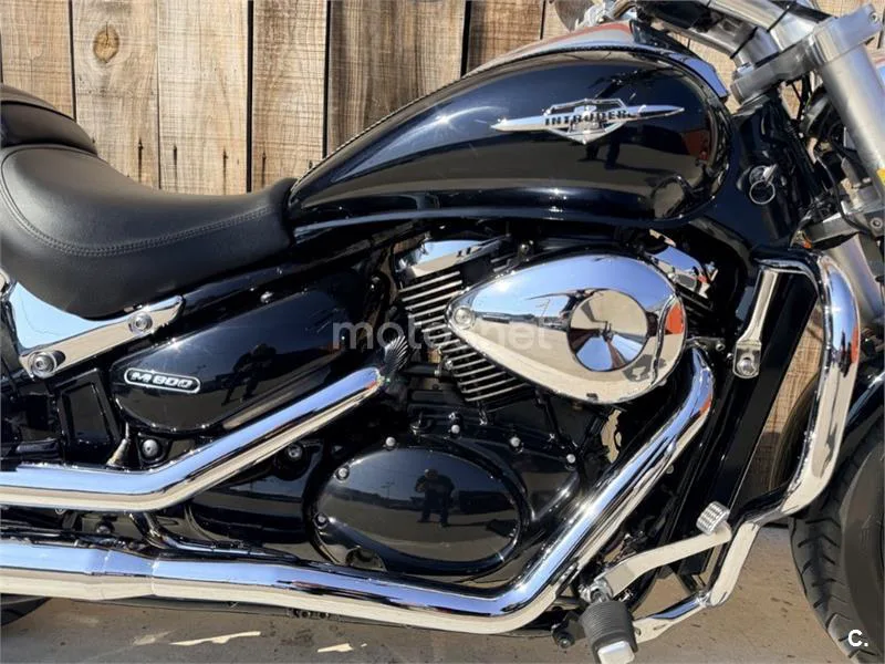 Suzuki Intruder M800 – Vista 15