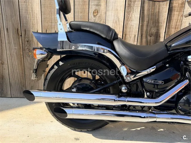 Suzuki Intruder M800 – Vista 16