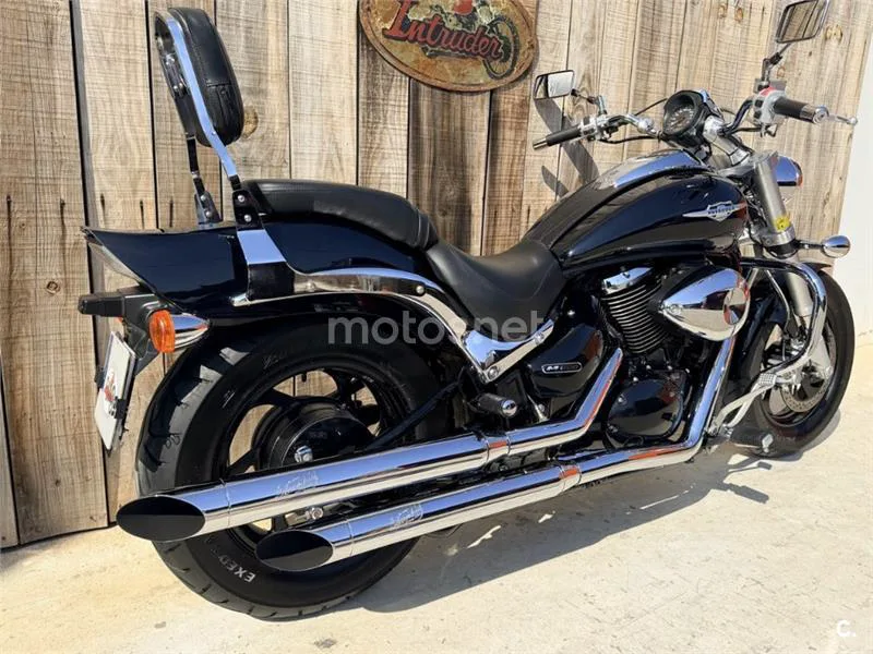 Suzuki Intruder M800 – Vista 17
