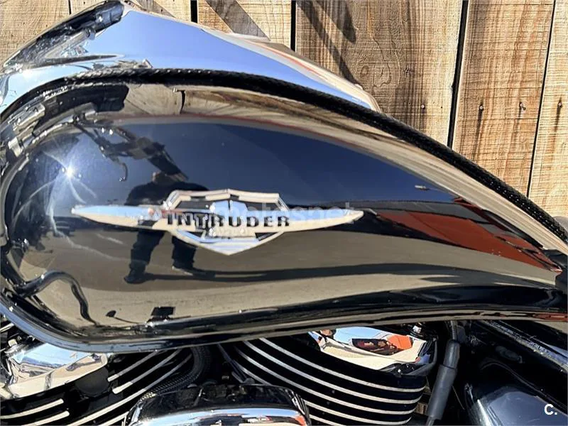 Suzuki Intruder M800 – Vista 8