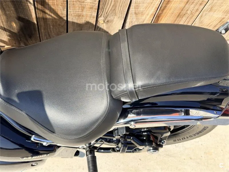 Suzuki Intruder M800 – Vista 9