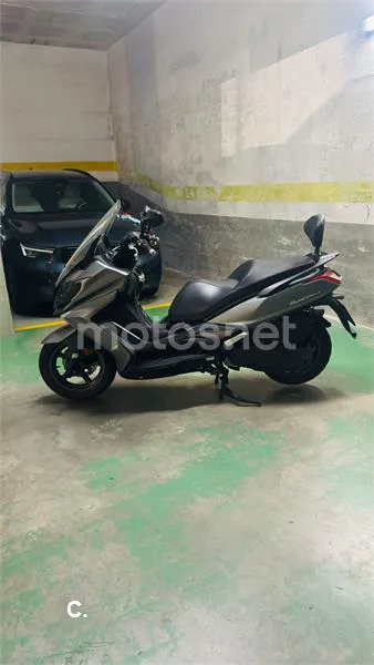 Kymco Super Dink 350i – Vista 4