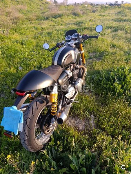 Triumph Thruxton – Vista 11