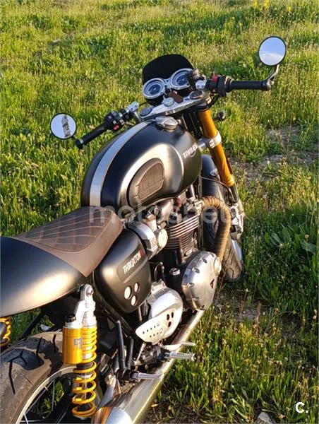 Triumph Thruxton – Vista 3