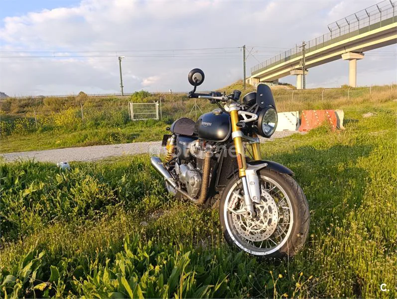 Triumph Thruxton – Vista 5