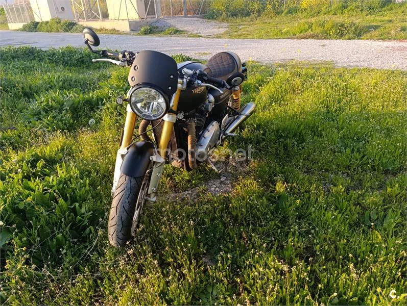 Triumph Thruxton – Vista 6