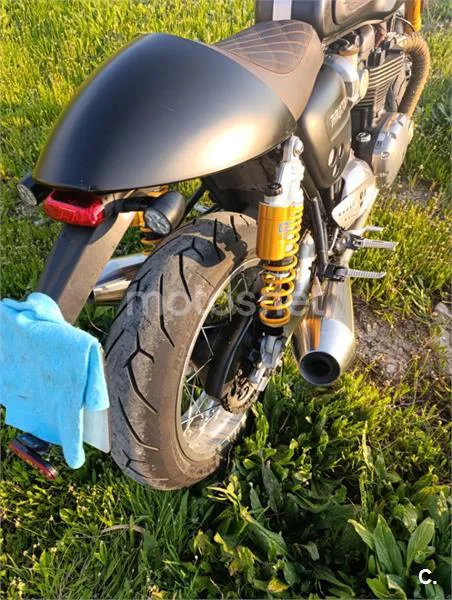 Triumph Thruxton – Vista 10