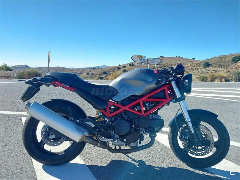 Ducati Monster 696 – Vista 3