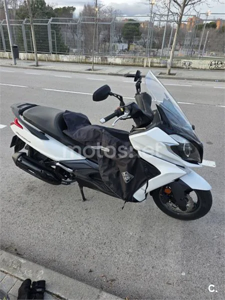 Kymco Super Dink 125 – Vista 2