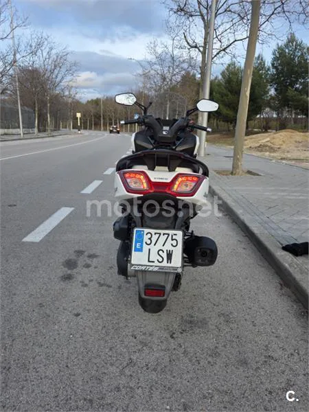 Kymco Super Dink 125 – Vista 3