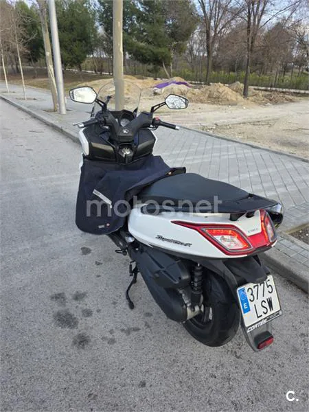 Kymco Super Dink 125 – Vista 5
