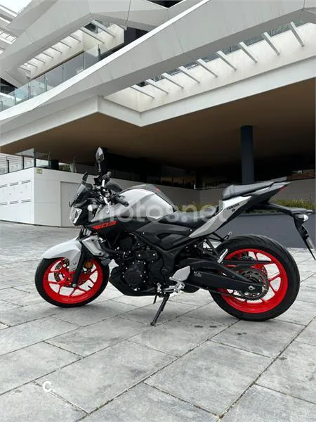 Yamaha MT-03 – Vista 7