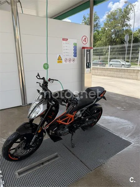 KTM 125 – Vista 2