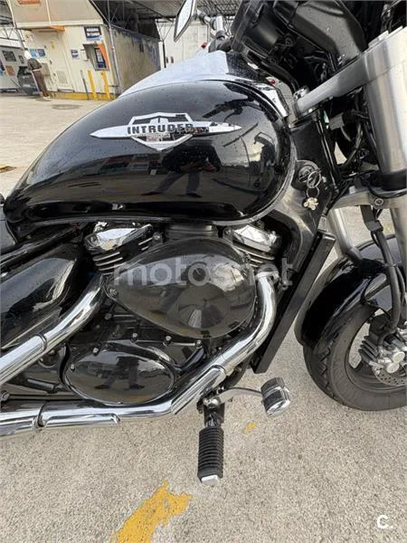 Suzuki Intruder M800 – Vista 5