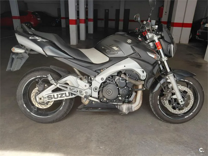 Suzuki GSR 600 – Vista 3