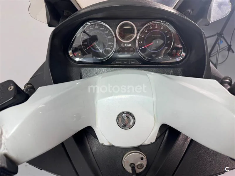 SYM Maxsym 600 – Vista 13