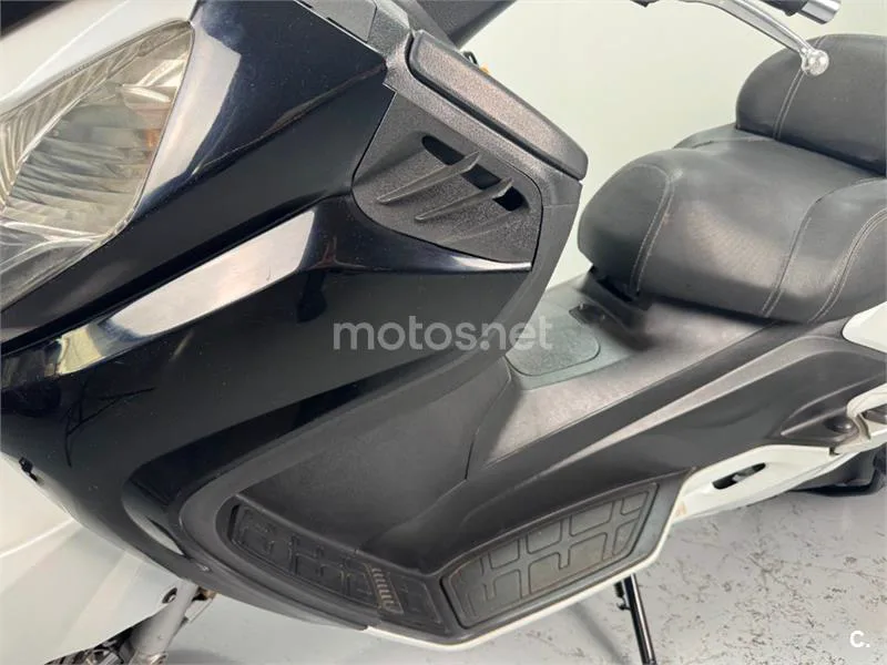 SYM Maxsym 600 – Vista 17