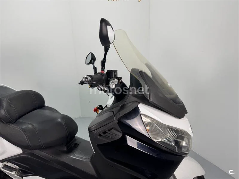 SYM Maxsym 600 – Vista 3
