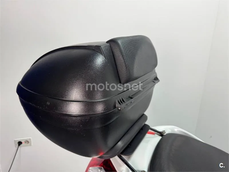 SYM Maxsym 600 – Vista 9