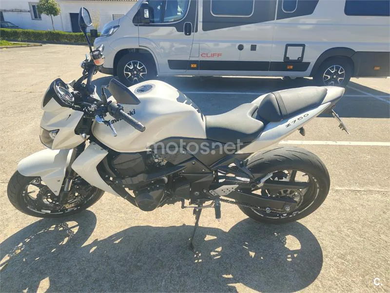 Kawasaki Z 750 – Vista 5