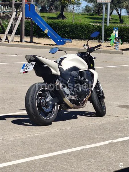 Kawasaki Z 750 – Vista 7