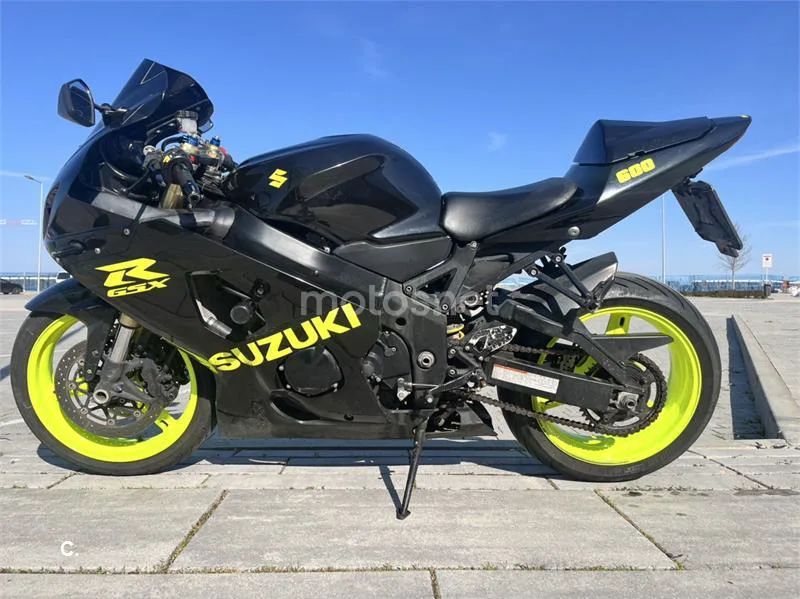 Suzuki GSX R600 – Vista 13