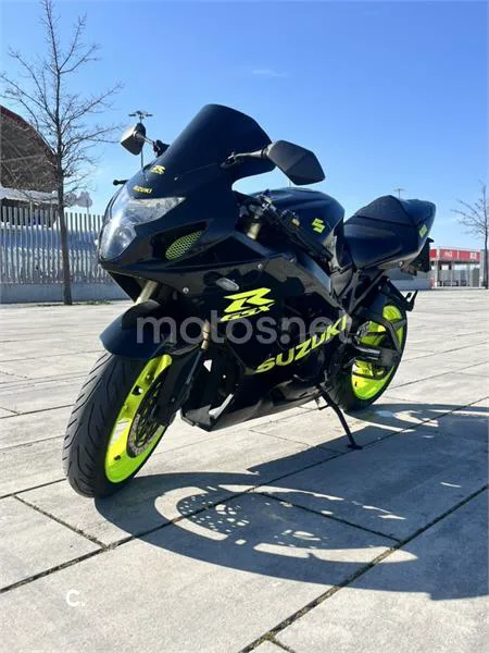 Suzuki GSX R600 – Vista 8