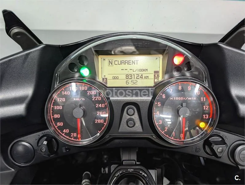 Kawasaki 1400GTR – Vista 11