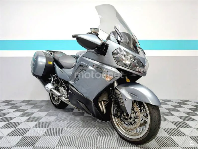 Kawasaki 1400GTR – Vista 3