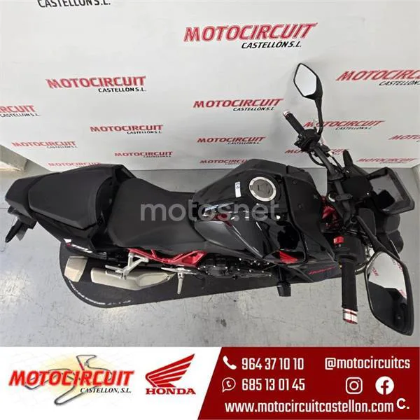 Honda CB 750 Hornet – Vista 8