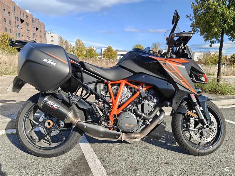 KTM 1290 Super Duke GT – Vista 3