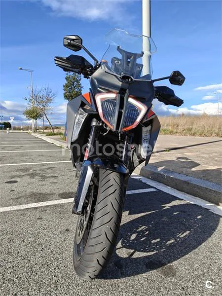 KTM 1290 Super Duke GT – Vista 4