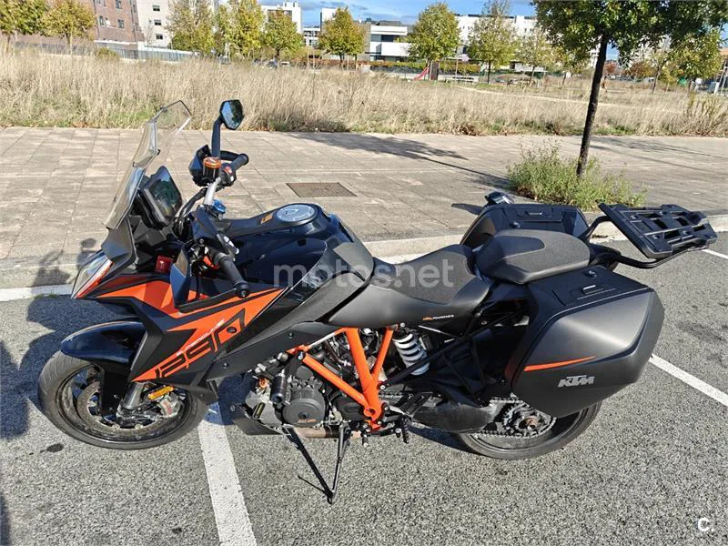 KTM 1290 Super Duke GT – Vista 5