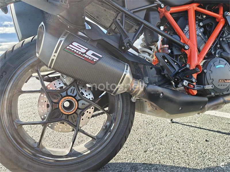 KTM 1290 Super Duke GT – Vista 6