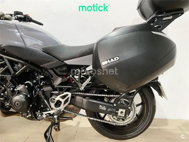 Yamaha Niken – Vista 7