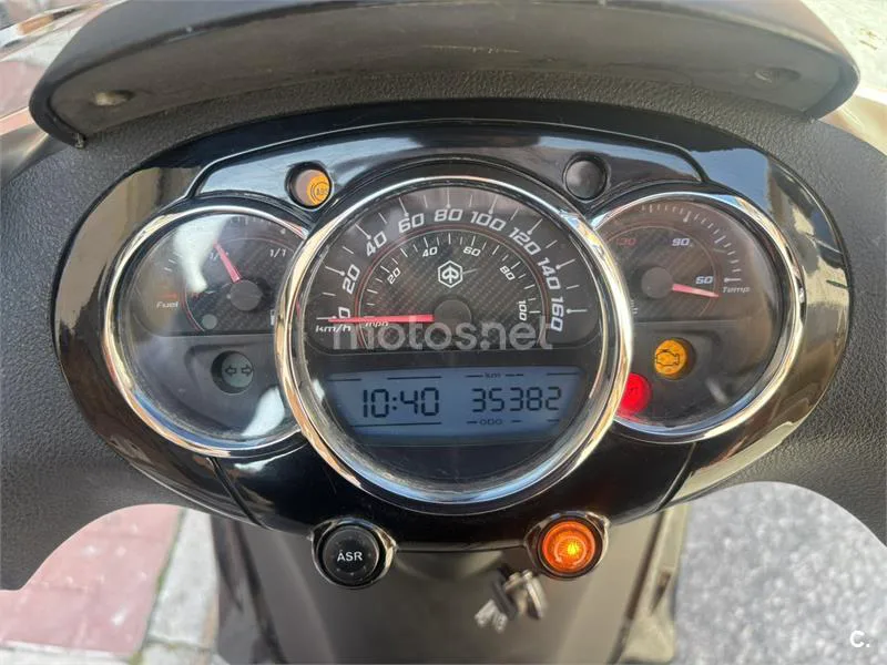 Piaggio Beverly – Vista 2