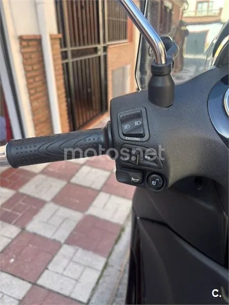 Piaggio Beverly – Vista 3