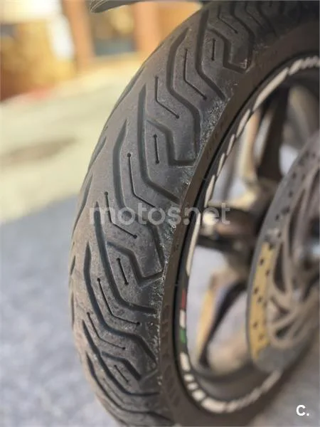 Piaggio Beverly – Vista 8