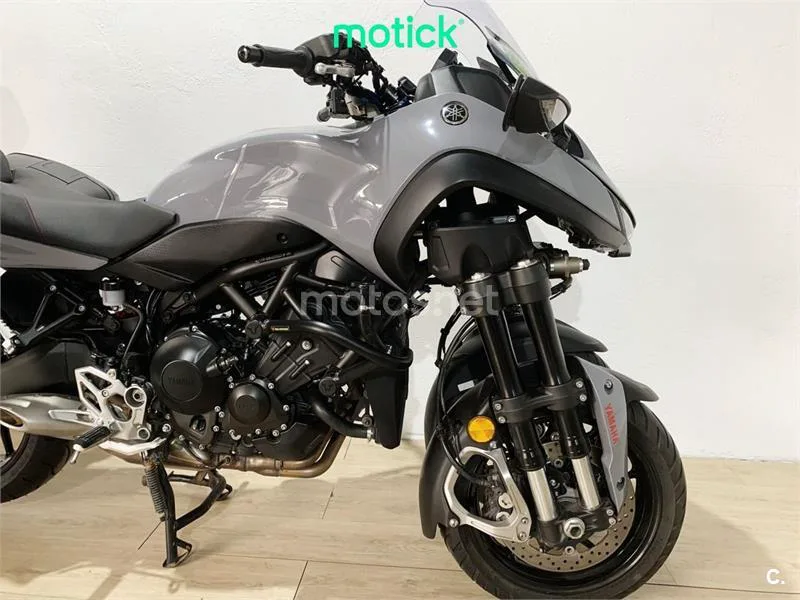 Yamaha Niken – Vista 3