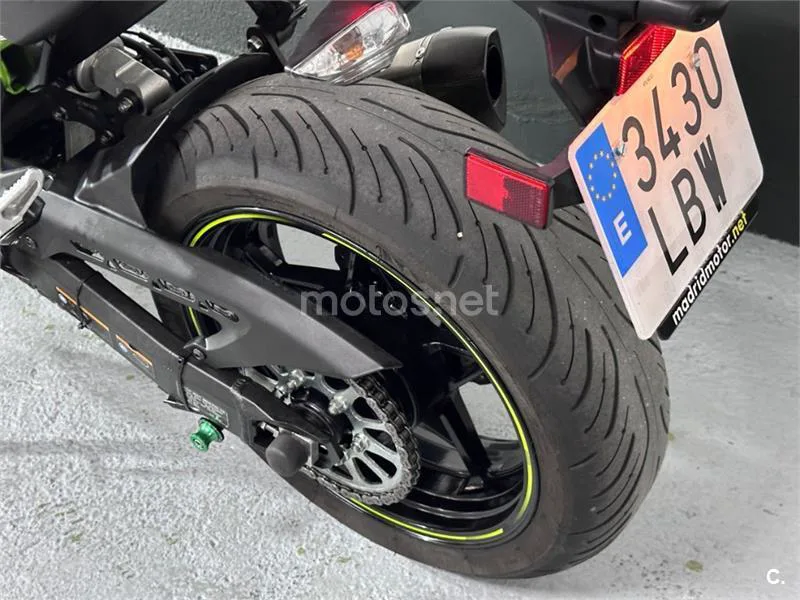 Kawasaki Z900 – Vista 13