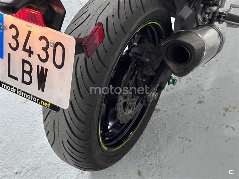 Kawasaki Z900 – Vista 15