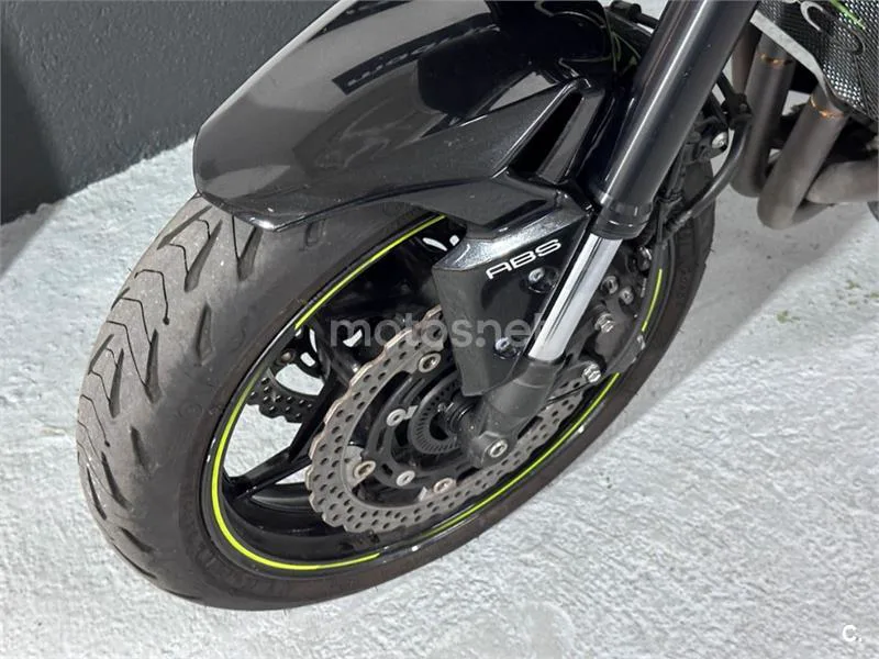 Kawasaki Z900 – Vista 18