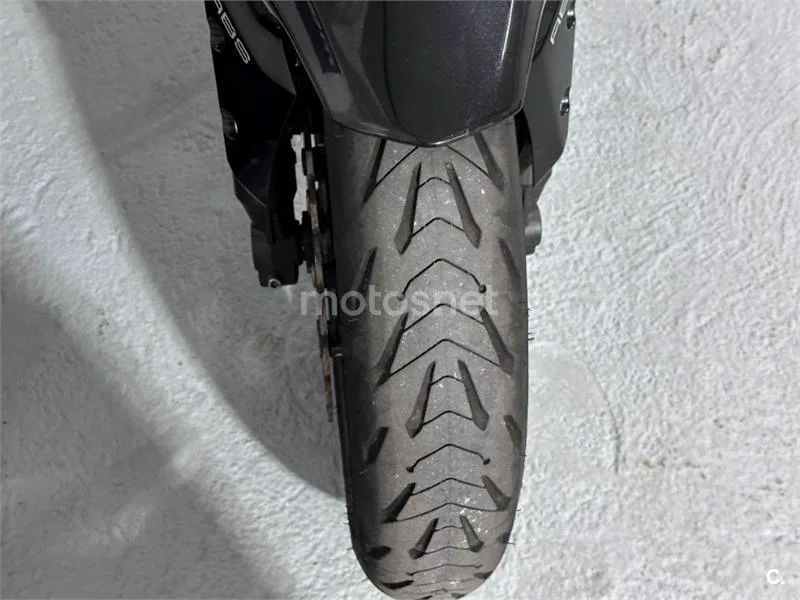 Kawasaki Z900 – Vista 19