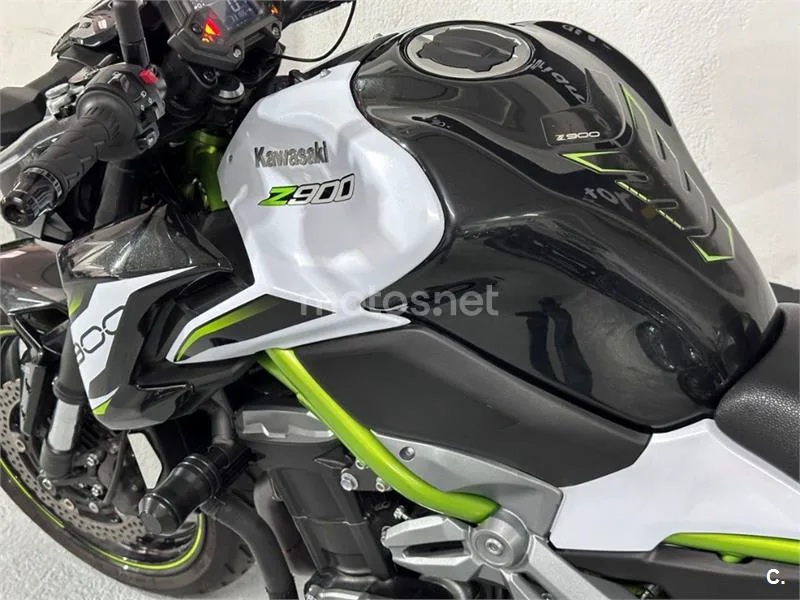 Kawasaki Z900 – Vista 22