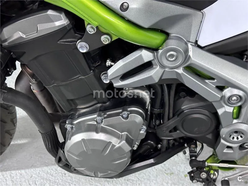 Kawasaki Z900 – Vista 25