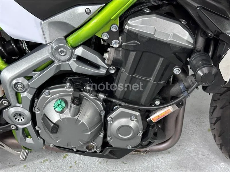 Kawasaki Z900 – Vista 27