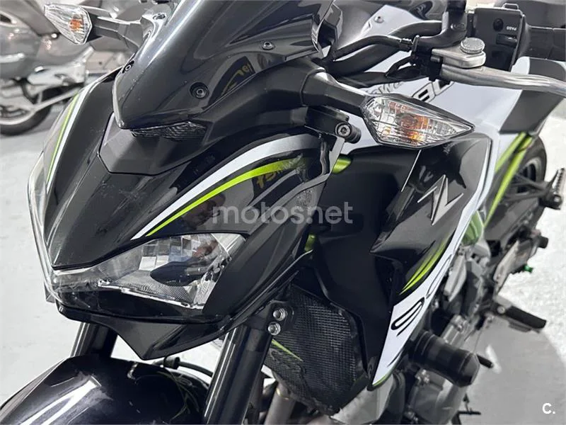 Kawasaki Z900 – Vista 32