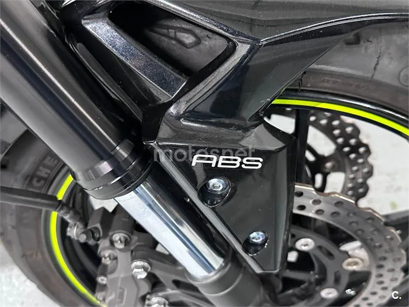 Kawasaki Z900 – Vista 33