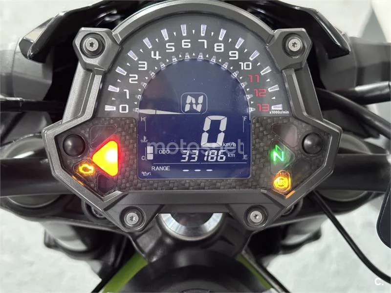 Kawasaki Z900 – Vista 10